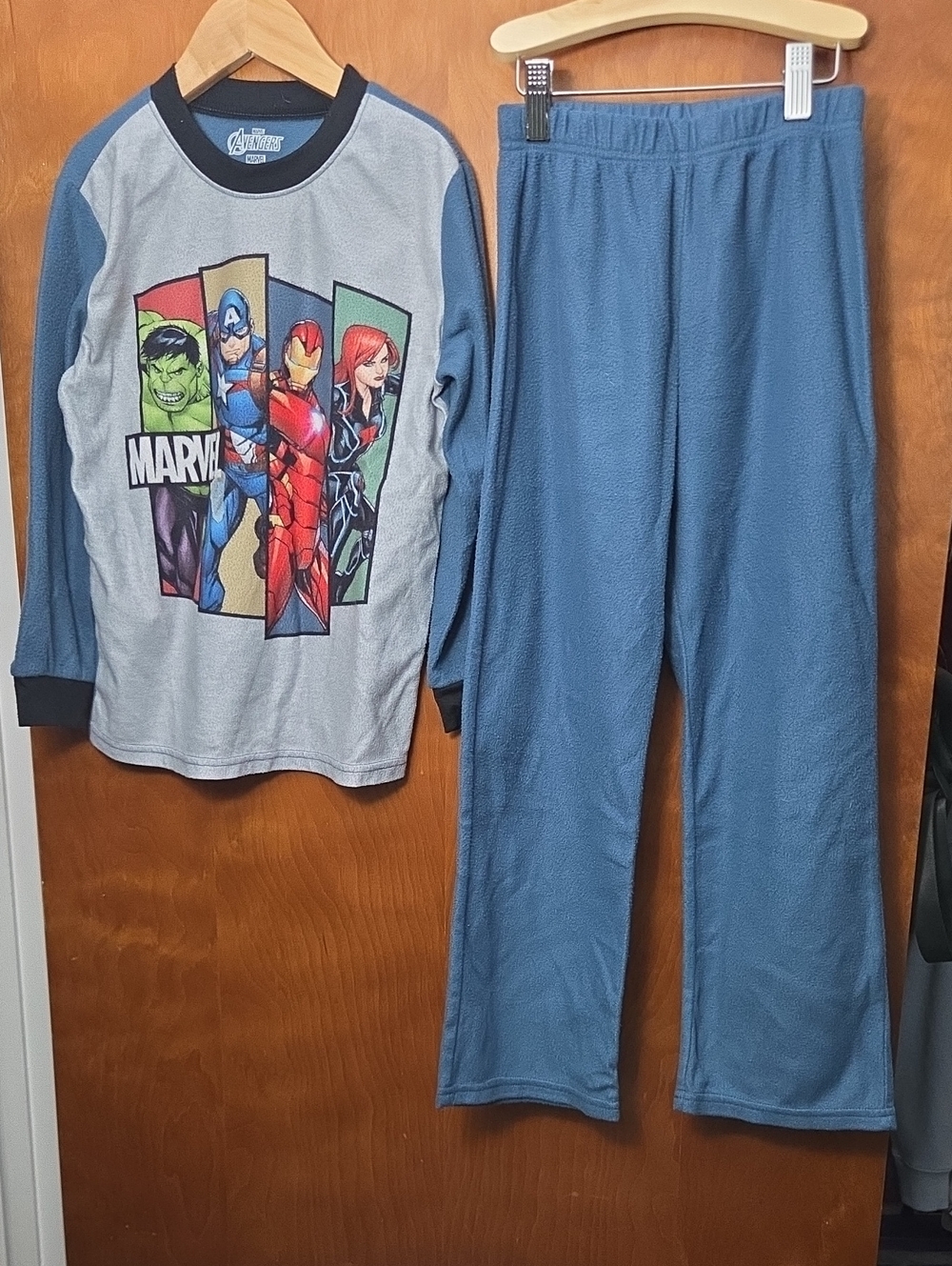 Marvel Boys Gray & Blue Avengers Fleece Pajama Set